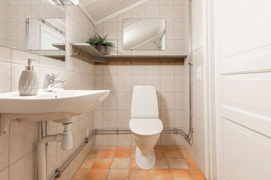 Toilet in een Bruna Byn chalet in Sälen