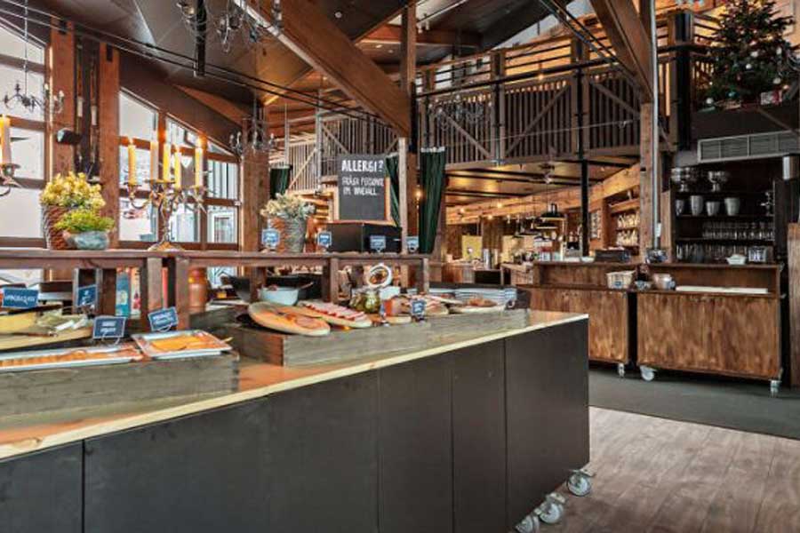 Ontbijtbufet in het Stöten Ski Hotel