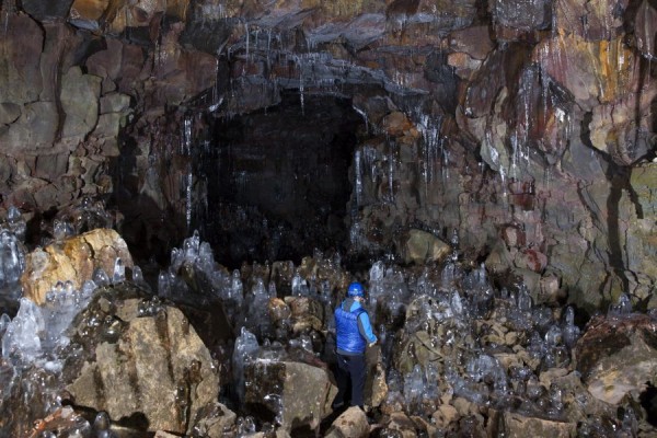 De Lava Tunnel Raufarholshellir