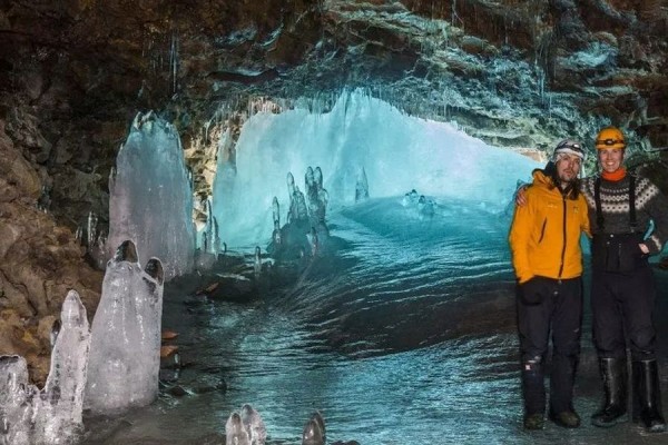 Lofthellir Ice Cave excursie Myvatn