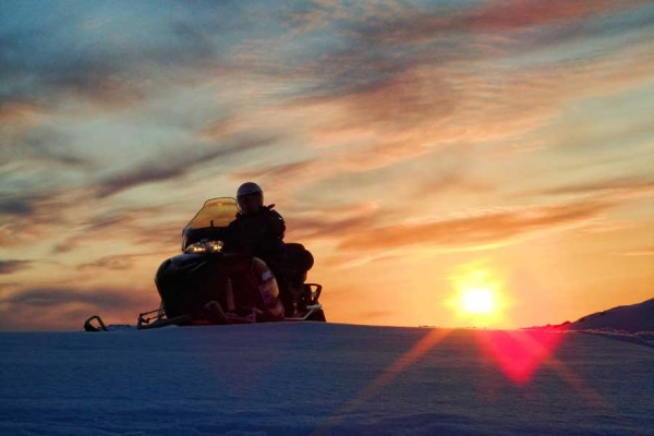 Hurtigruten excursie sneeuwscootersafari Kirkenes met BBI Travel