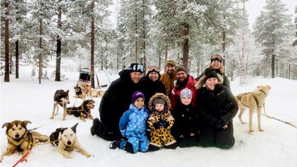 Huskysafari familie wildernistour in Tandadalen Zweden