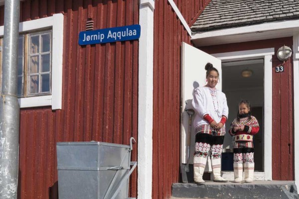 Inuit lokale bevolking Hurtigruten expeditie 