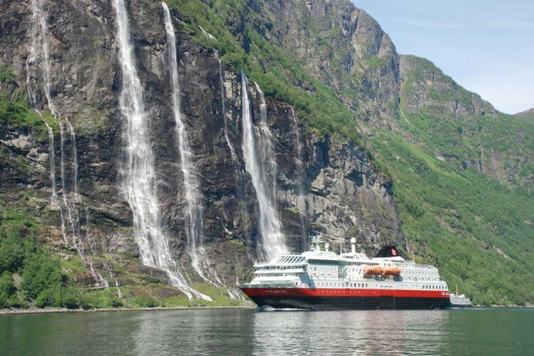 Hurtigruten Fjorden reis 